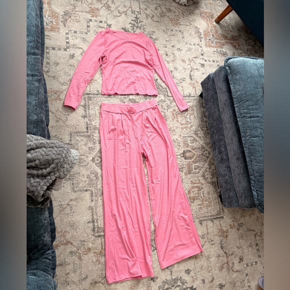 Pink set Women's crop top and Wide-Leg Pants - Picture 6 of 7